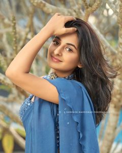 esther-anil-new-photos-in-blue-saree-003