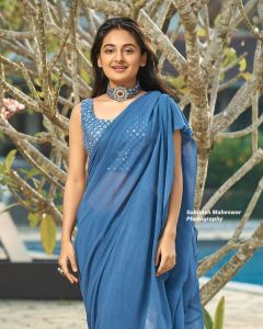 esther-anil-new-photos-in-blue-saree