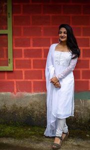 esther anil new photos5412-004