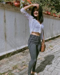 esther-anil-photos-in-jeans-001