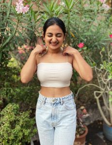 esther-anil-photos-without-makeup-003