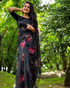 esther anil saree photos-003
