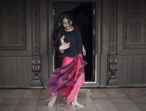 esther-anil-stills-321-00247