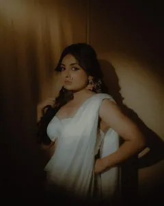 esther-anil-trending-photoshoot-photos-latest-001