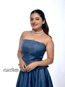 esther-anil-trending-photoshoot-photos-latest-011
