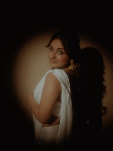 esther-anil-trending-photoshoot-photos-latest-013