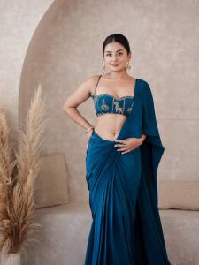 esther-anil-trending-style-saree-blouse-look-photos-in-blue-colour-001