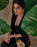 esther-anil-new-photoshoot-in-black-dress-2021-003