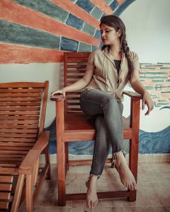 1_gayathri-suresh-instagram-pics-003