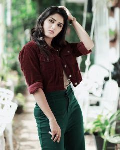 1_gayathri-suresh-instagram-pics-005