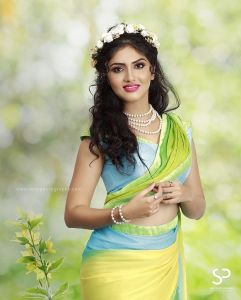 1_gayathri-suresh-instagram-pics-007