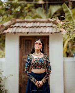 gayathri-suresh-in-blue-lehenga-with-stylish-makeup-look-021