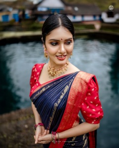 gayathri-suresh-in-blue-pattu-saree-with-red-blouse-combination-photos-011