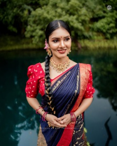 gayathri-suresh-in-blue-pattu-saree-with-red-blouse-combination-photos-013