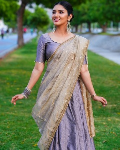 gayathri-suresh-in-dhavani-dress-photos-004