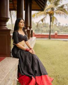 gayathri-suresh-in-onam-dhavani-set-outfit-ideas-photos-004