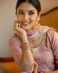 gayathri-suresh-in-peach-colour-sharara-suit-dress-photos-006