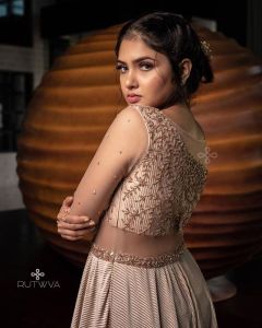 gayathri suresh instagram pics-010