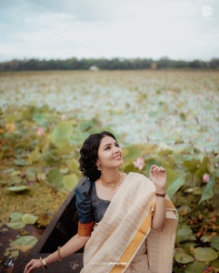gayathri-suresh-kerala-saree-photos-002