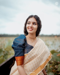 gayathri-suresh-kerala-saree-photos-006