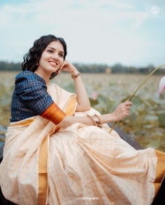 gayathri-suresh-kerala-saree-photos