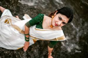 gayathri-suresh-latest-onam-2022-photos-in-kerala-saree-002