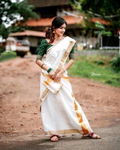 gayathri-suresh-latest-onam-2022-photos-in-kerala-saree-004
