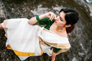gayathri-suresh-latest-onam-2022-photos-in-onam-saree