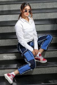 gayathri-suresh-latest-photoshoot-in-new-look-002
