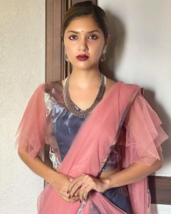 gayathri-suresh-latest-photoshoot-in-new-look-004