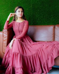 gayathri-suresh-latest-photoshoot-in-new-look-008