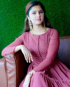 gayathri-suresh-latest-photoshoot-in-new-look-009