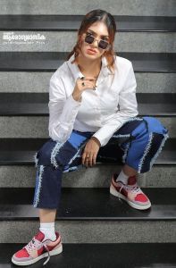 gayathri-suresh-latest-photoshoot-in-new-look