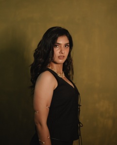 gayathri-suresh-new-look-and-makeup-style-photos-011