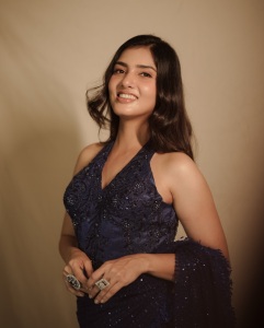 gayathri-suresh-new-look-and-makeup-style-photos-015