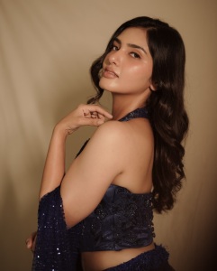 gayathri-suresh-new-look-and-makeup-style-photos-019