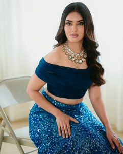 gayathri-suresh-new-look-and-makeup-style-photos-022