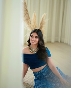 gayathri-suresh-new-look-and-makeup-style-photos-023