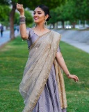 gayathri-suresh-in-dhavani-dress-photos-005