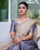 gayathri-suresh-in-dhavani-dress-photos-006