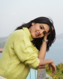gayathri-suresh-in-jeans-with-crop-top-dress-style-ideas-photos-001