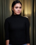 gayathri-suresh-in-jeans-with-crop-top-dress-style-ideas-photos-002