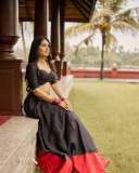 gayathri-suresh-in-onam-dhavani-set-outfit-ideas-photos-004