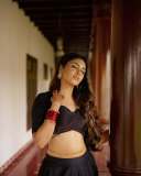 gayathri-suresh-in-onam-dhavani-set-outfit-ideas-photos