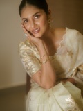 gayathri-suresh-in-onam-saree-and-blouse-outfit-ideas-photos-003