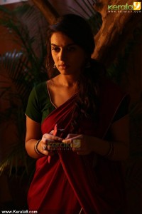 hansika-latest-stills-00193