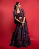 hansika-motwani-in-long-skirt-photos-003