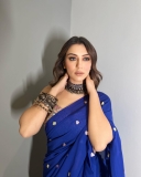 hansika-motwani-in-long-skirt-photos-007