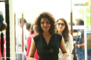 actress-honey-rose-latest-pictures-093244