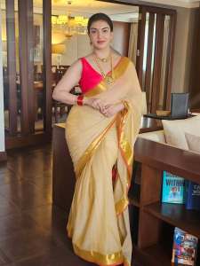 actress-honey-rose-viral-photo-trending-dressing-style-001